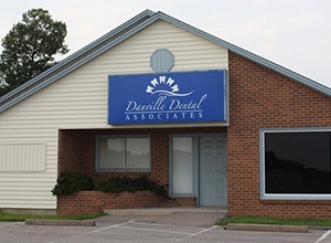 Exterior view of Airport dental office in Danville